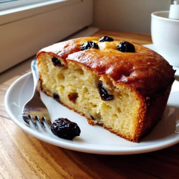 Gâteau de semoule aux raisins végétarien