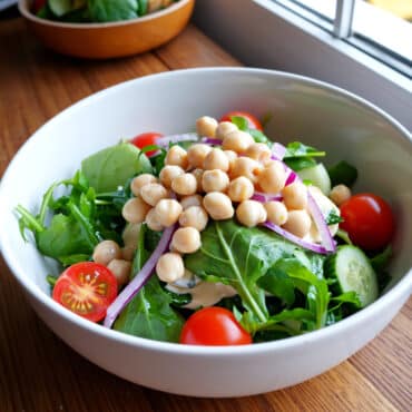 Salade pois chiches et roquette fraîche et protéinée