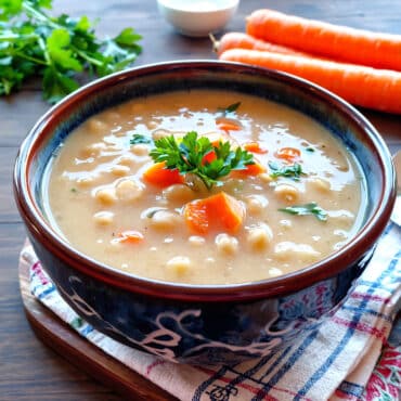 Soupe de pois cassés végétarienne protéinée