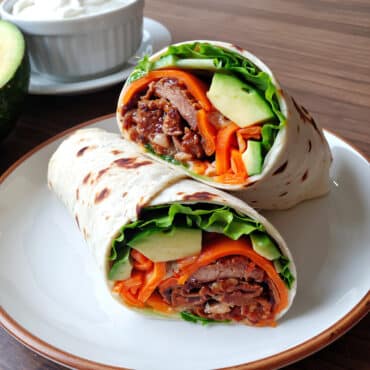 Wraps végétariens au seitan et légumes croquants